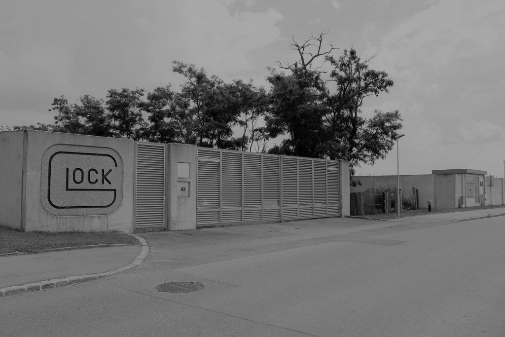 Glock, Fabrik, jüdischer Friedhof in Deutsch-Wagram, Mauer